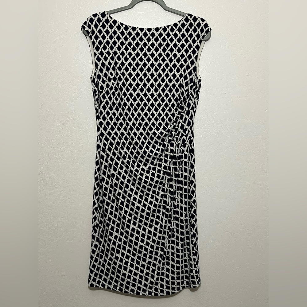 Lauren Ralph Lauren Size 10 Slinky Dress white and navy blue sleeveless tank